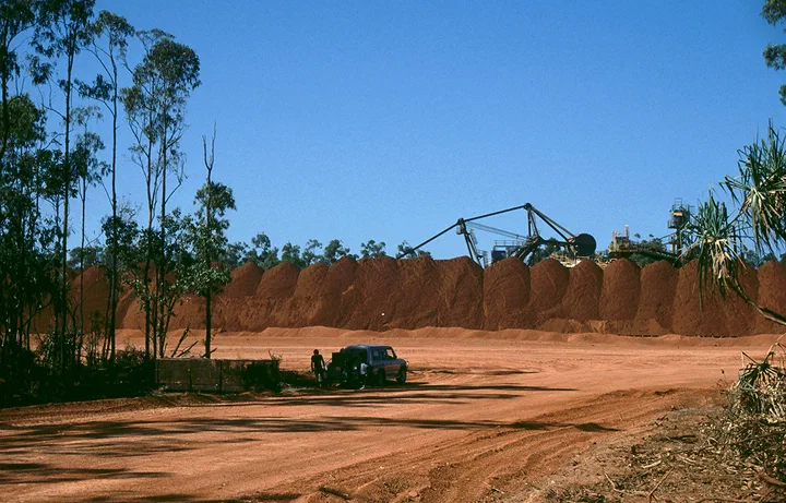 Bauxite mining and mineral feed
